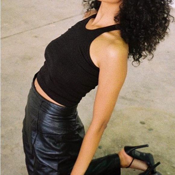 Black Tank - Picture 3 of 4